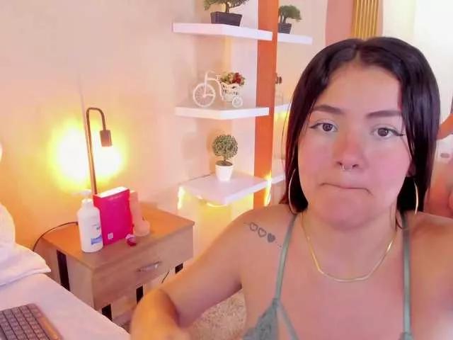 Hanah-Greey from BongaCams