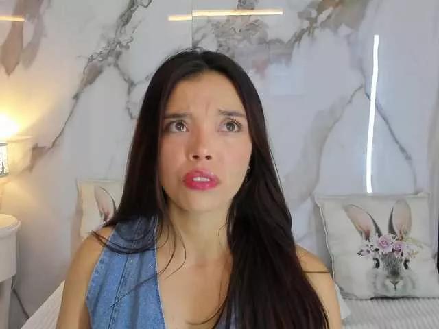 hannahill69 from BongaCams
