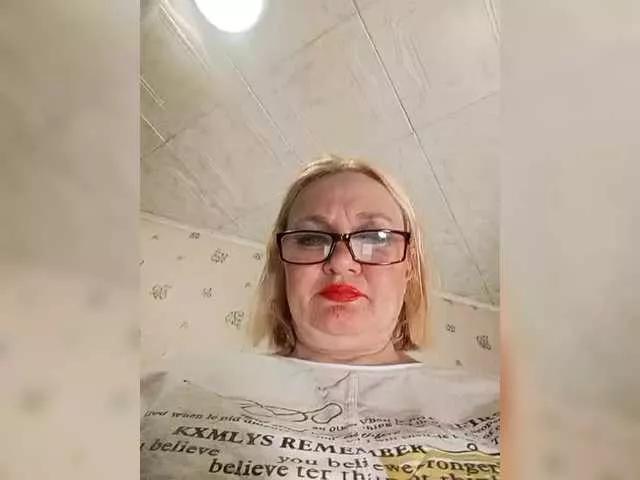 HelenaGloss from BongaCams