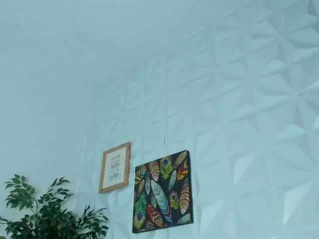 Hellen-Sky from BongaCams