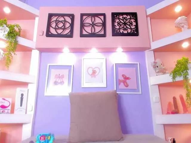 HellenRossi from BongaCams