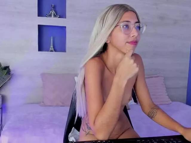 Hillary-hott from BongaCams