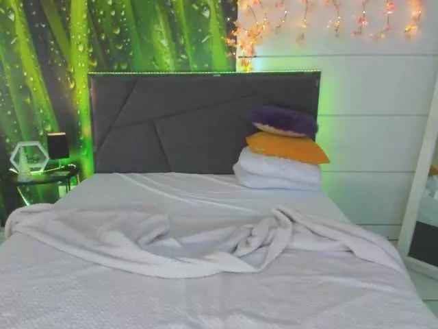 HollyTaillor from BongaCams