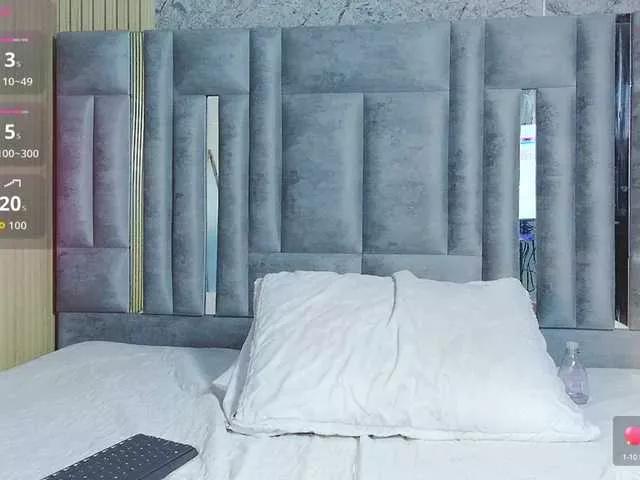 hollyvega from BongaCams