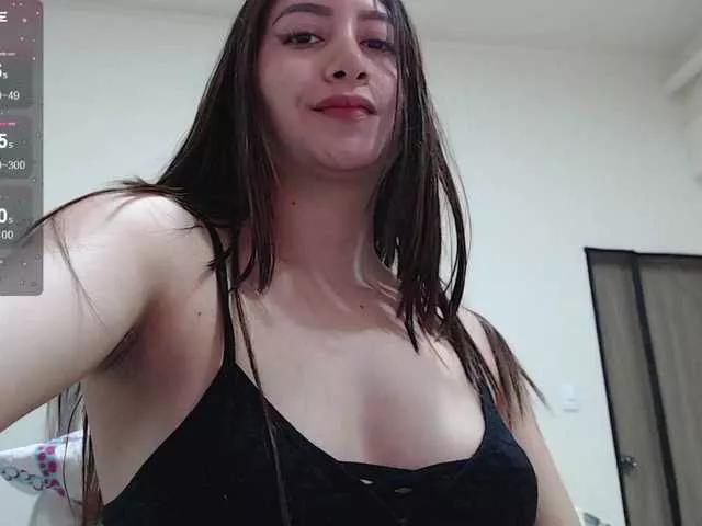 Discover our girls online shows and discover the company of countless livestreamers, with stunning shapes, sex toys and more.