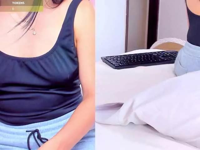 Discover our girls online shows and discover the company of countless livestreamers, with stunning shapes, sex toys and more.