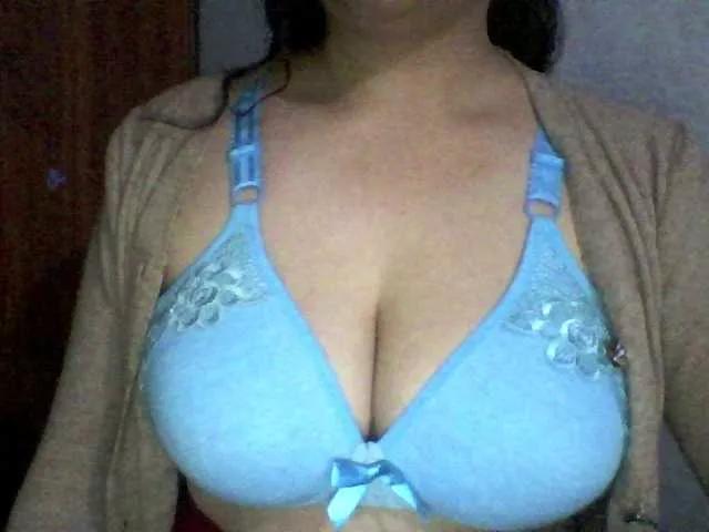 indiagirl50 from BongaCams