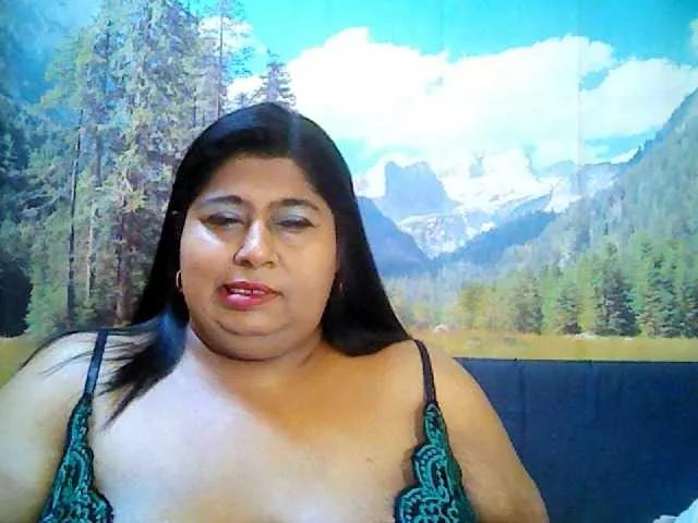 indianhoney from BongaCams