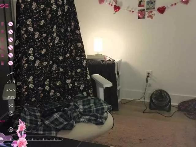 IrisEmbrace from BongaCams