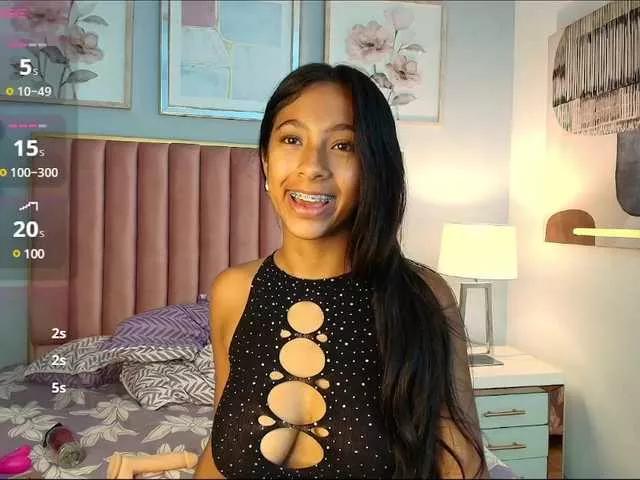 Discover our girls online shows and discover the company of countless livestreamers, with stunning shapes, sex toys and more.