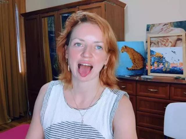 Discover our girls online shows and discover the company of countless livestreamers, with stunning shapes, sex toys and more.