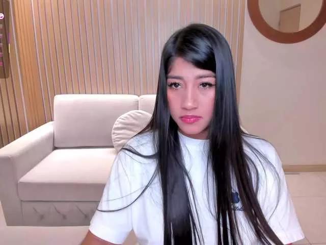 Discover our girls online shows and discover the company of countless livestreamers, with stunning shapes, sex toys and more.