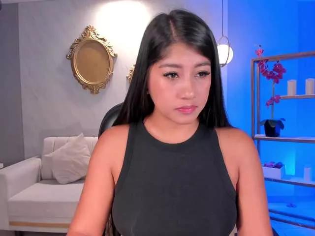 Discover our girls online shows and discover the company of countless livestreamers, with stunning shapes, sex toys and more.