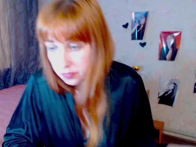 Discover our girls online shows and discover the company of countless livestreamers, with stunning shapes, sex toys and more.