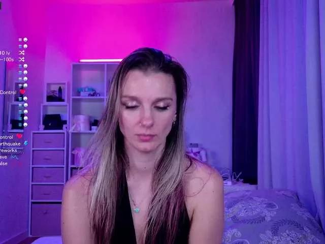 Karamelsw from BongaCams