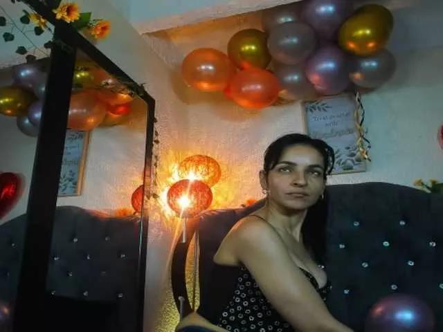 karol-rose from BongaCams is Freechat