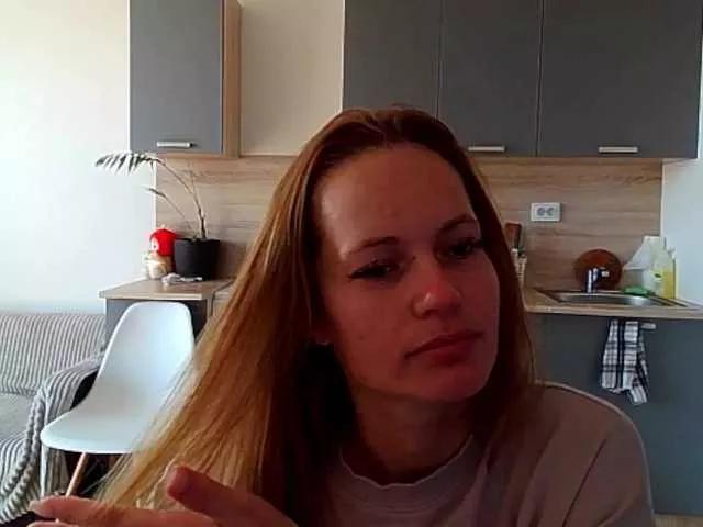 Discover our girls online shows and discover the company of countless livestreamers, with stunning shapes, sex toys and more.