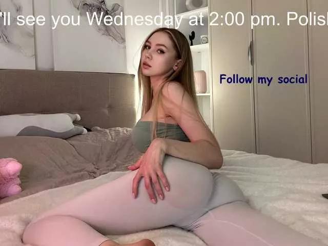 Get ready to be entertained by the sweetest and sluttiest feet adult broadcasting sex cam shows on our feet page. You're sure to find the right match for your whims.