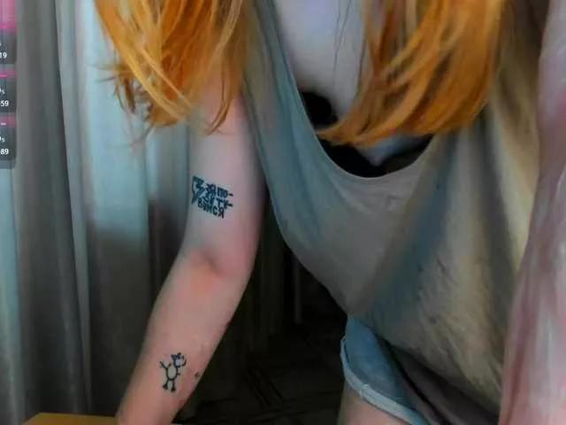 Discover our girls online shows and discover the company of countless livestreamers, with stunning shapes, sex toys and more.