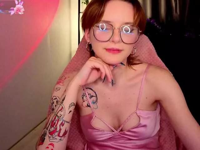 KiraMountrays from BongaCams is Freechat