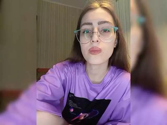 kiska-kira from BongaCams
