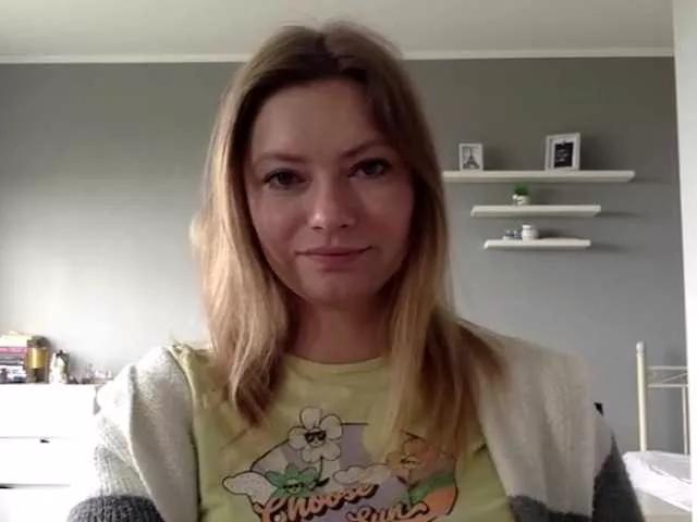 kissMillie from BongaCams