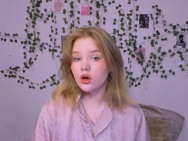KITI111 from BongaCams