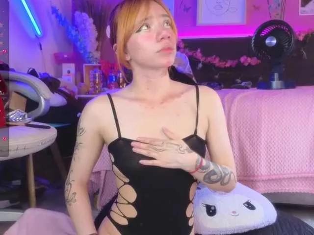 Discover our girls online shows and discover the company of countless livestreamers, with stunning shapes, sex toys and more.