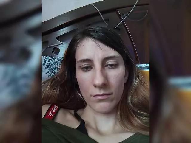 Kitty2044 from BongaCams