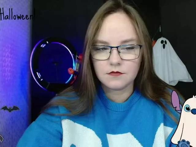 Discover our girls online shows and discover the company of countless livestreamers, with stunning shapes, sex toys and more.