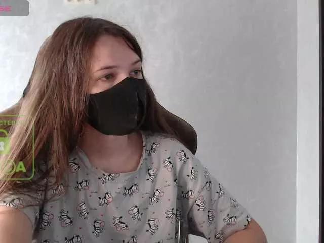 Discover our girls online shows and discover the company of countless livestreamers, with stunning shapes, sex toys and more.