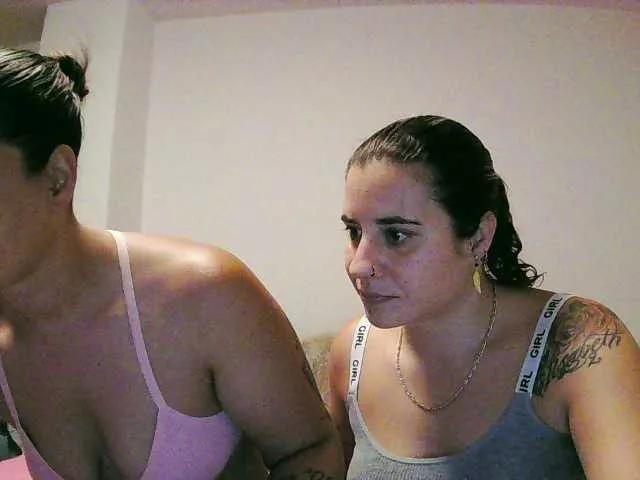 Discover our girls online shows and discover the company of countless livestreamers, with stunning shapes, sex toys and more.