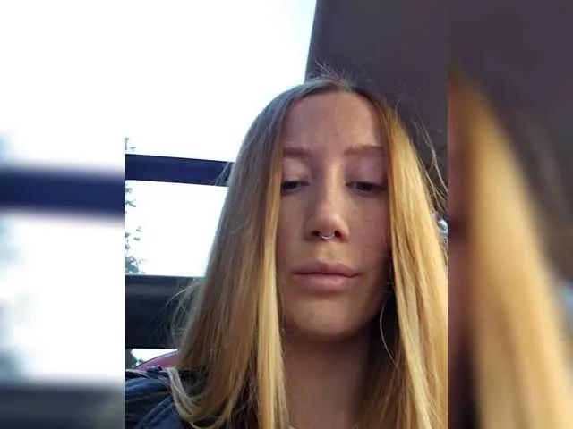 lana-lana03 from BongaCams