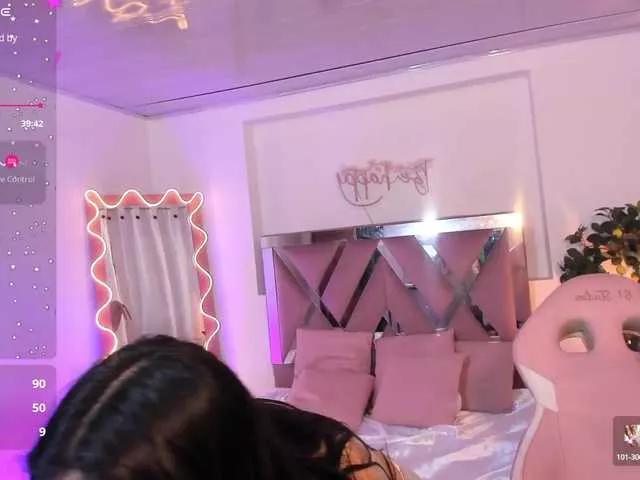 Laraa-tay from BongaCams