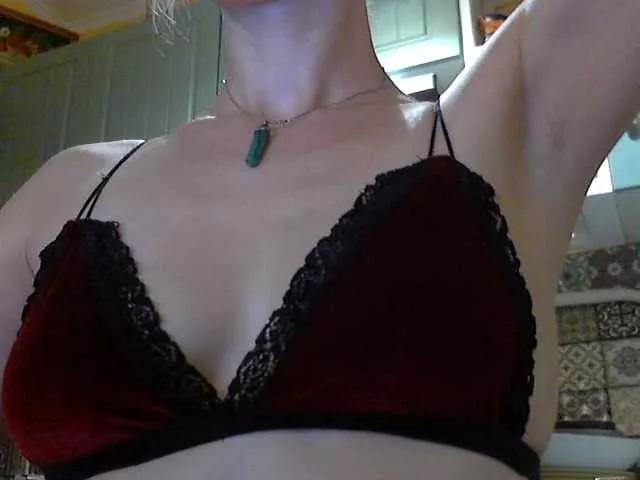 LaraEva from BongaCams