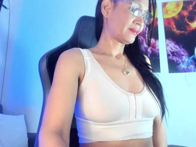 lazzy-blake from BongaCams