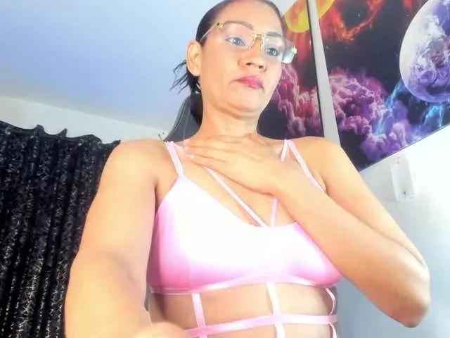 lazzy-blake from BongaCams