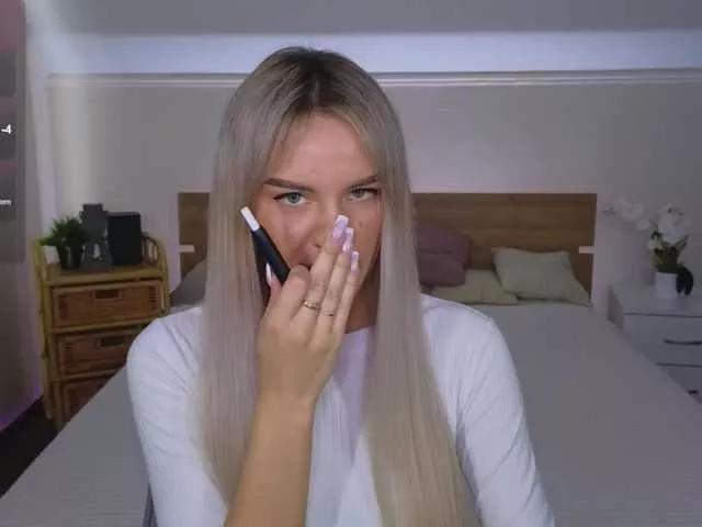 LeilaFlower from BongaCams