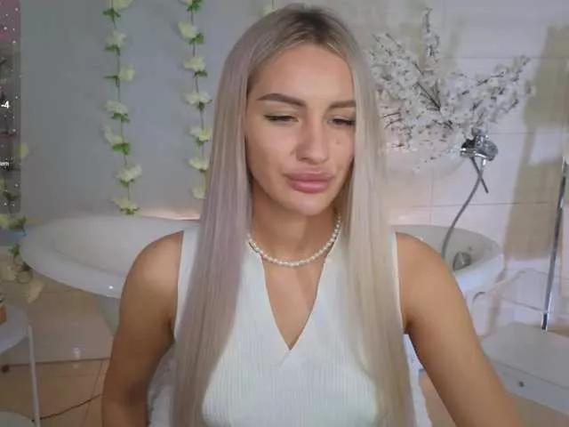LeilaFlower from BongaCams