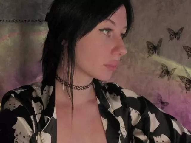 Discover our girls online shows and discover the company of countless livestreamers, with stunning shapes, sex toys and more.