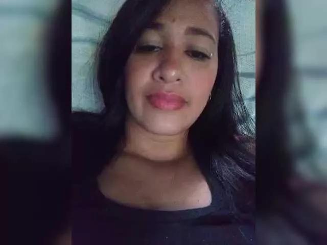 Letty33 from BongaCams