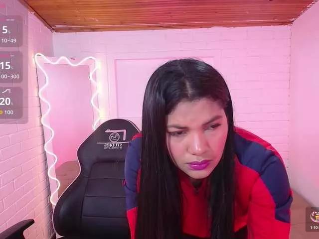 Discover our girls online shows and discover the company of countless livestreamers, with stunning shapes, sex toys and more.