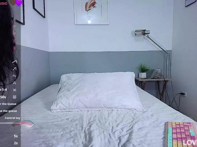 LiittleAngel from BongaCams