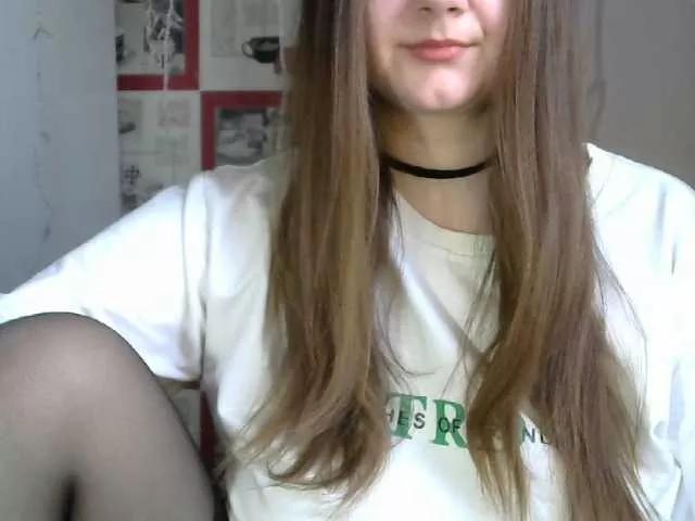 Discover our girls online shows and discover the company of countless livestreamers, with stunning shapes, sex toys and more.