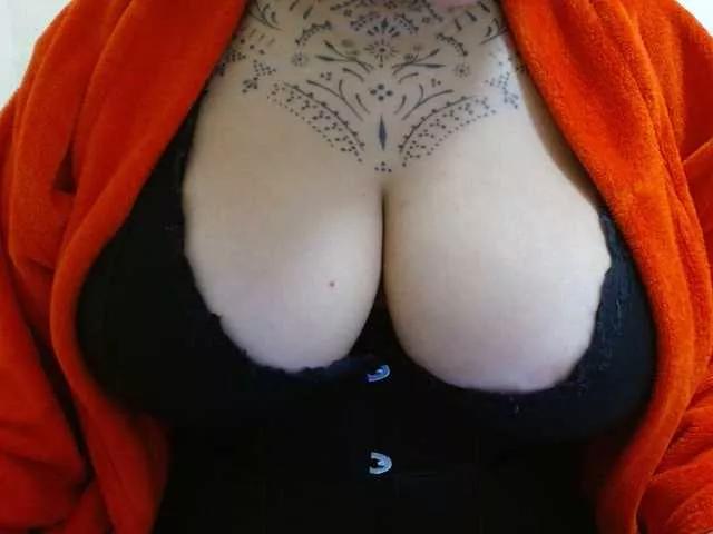 Lilithfire from BongaCams