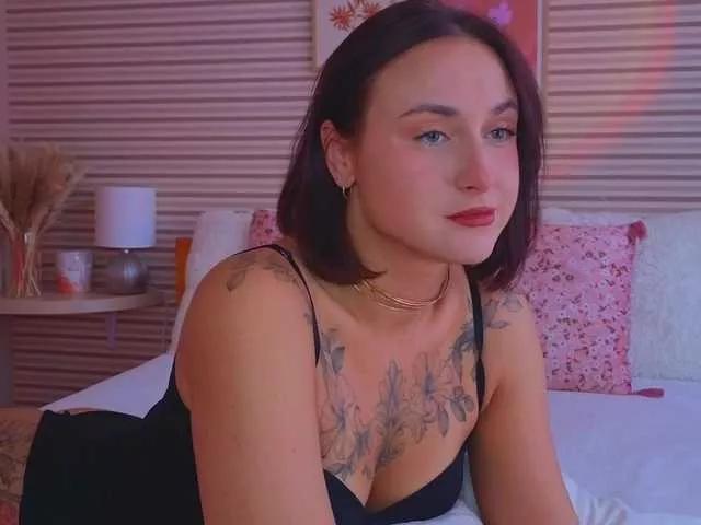 Lillii from BongaCams