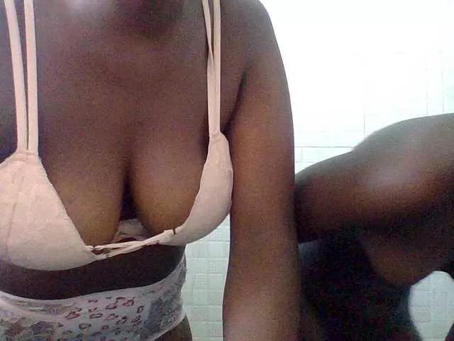 LilyAva2 from BongaCams