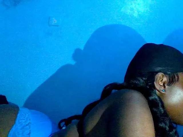 LilyAva2 from BongaCams