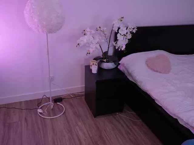 LilyColins from BongaCams
