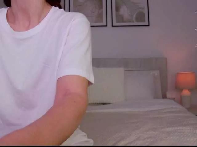 LilyRoselyn from BongaCams